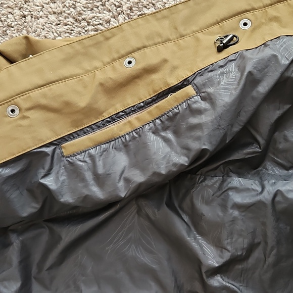 Eddie Bauer Raincoat - Picture 6 of 10